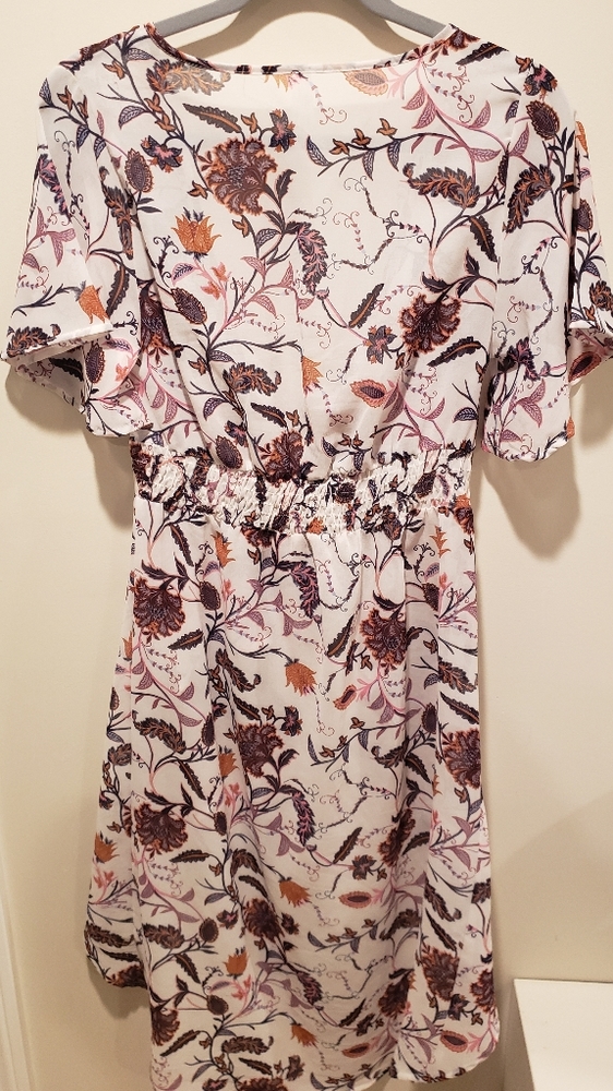Floral wrap - Picture 3 of 3